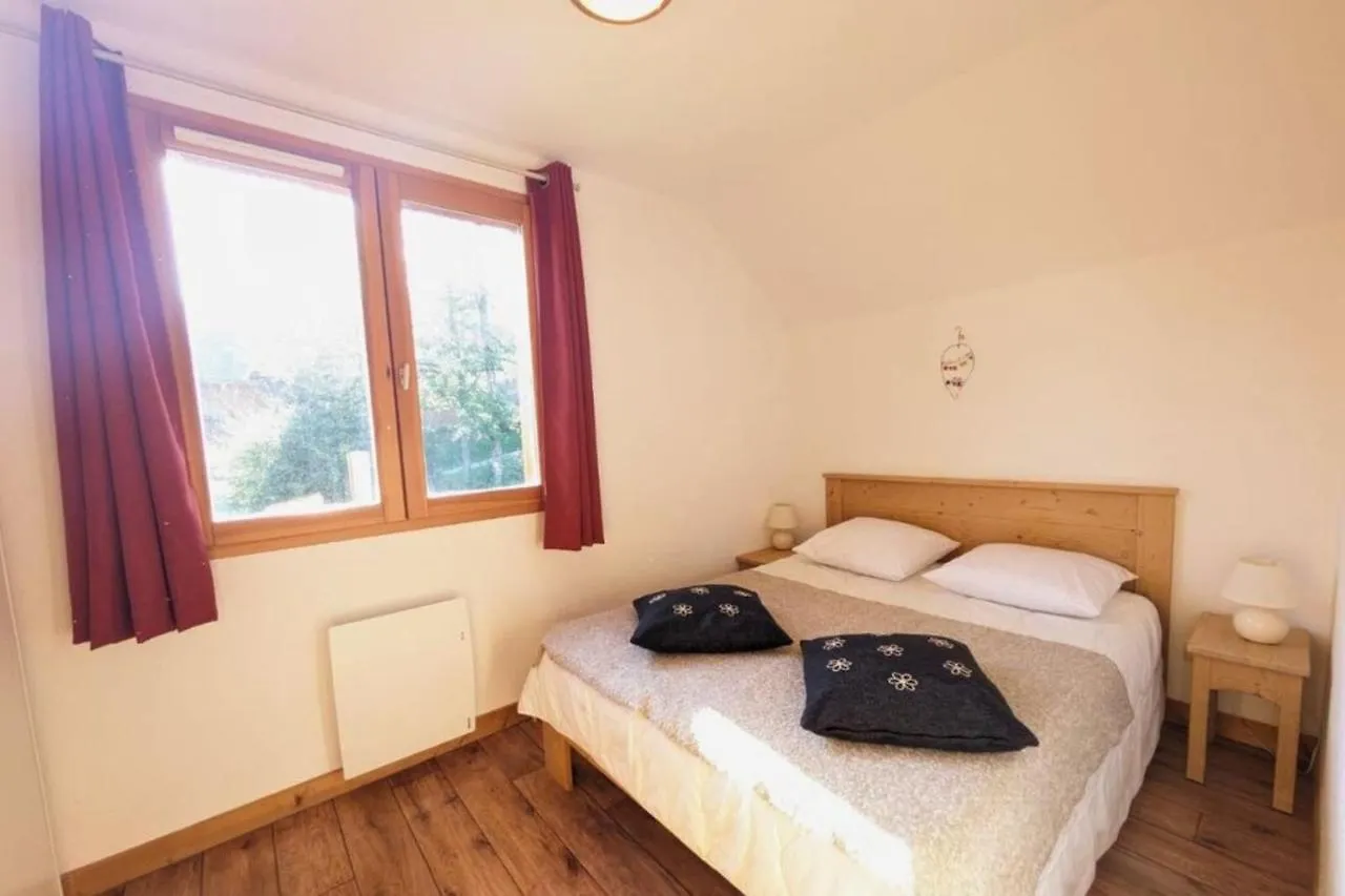 Holiday home Chalet Moeki Acces Piscine Sauna Les Deserts