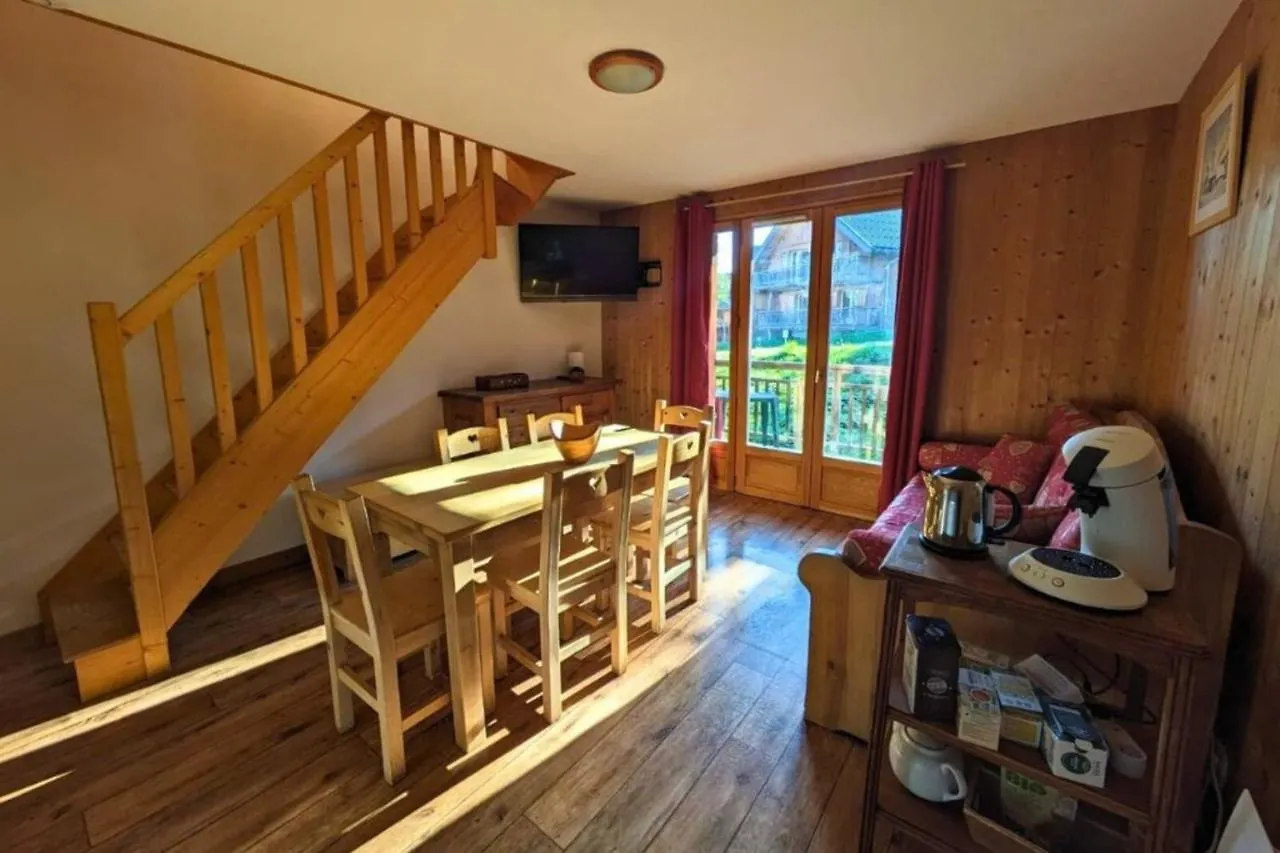 Chalet Moeki Acces Piscine Sauna Les Déserts Ferienhaus